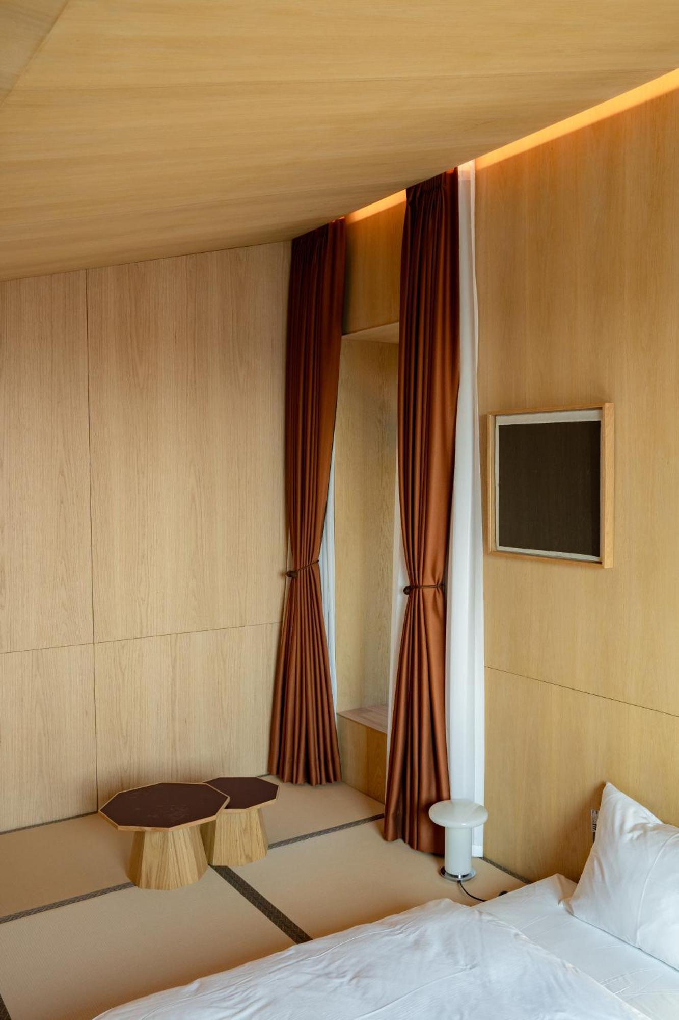 Pbr7 Hotel Unusual Stay Гиеонгджу Екстериор снимка