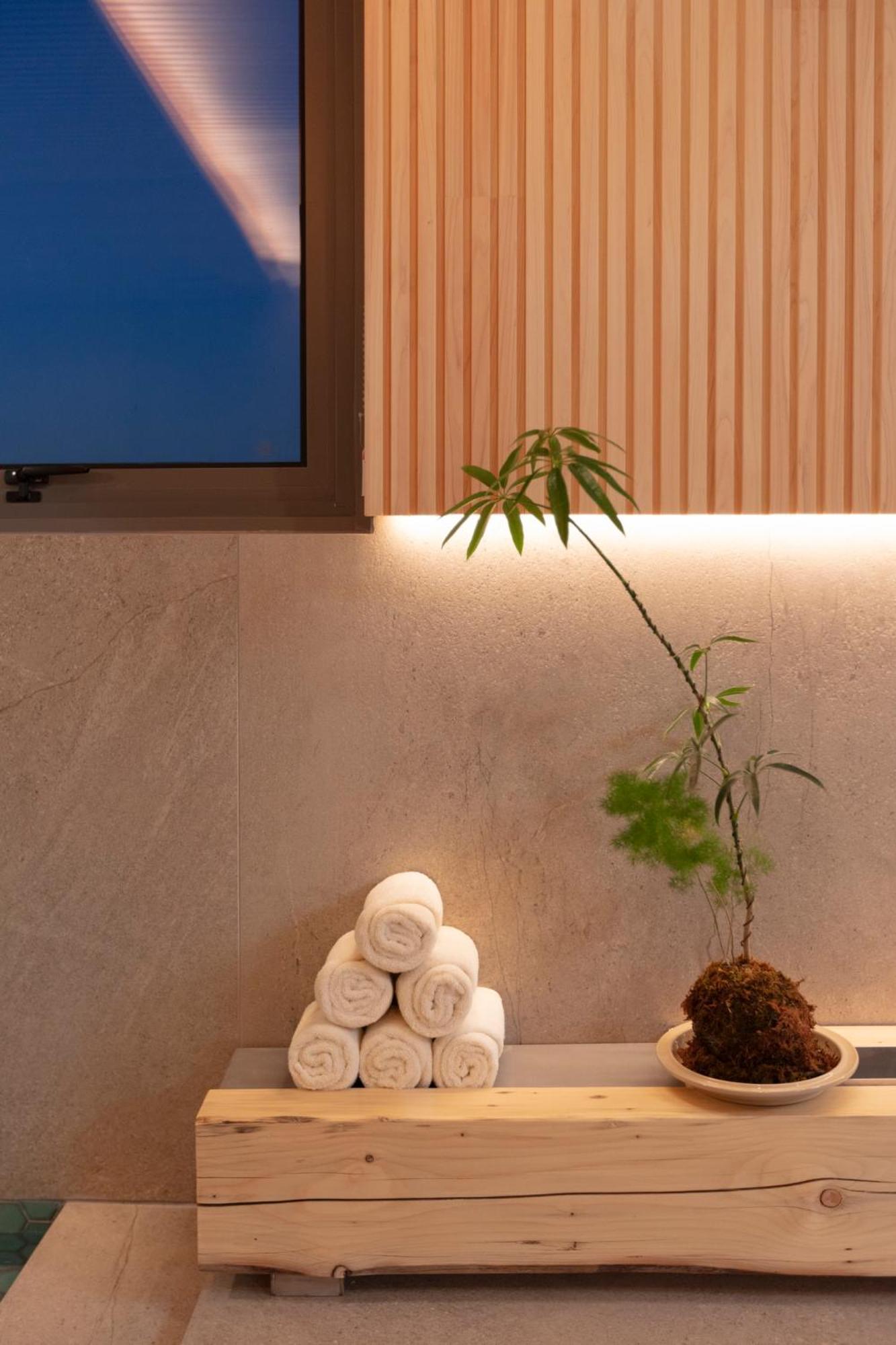 Pbr7 Hotel Unusual Stay Гиеонгджу Екстериор снимка